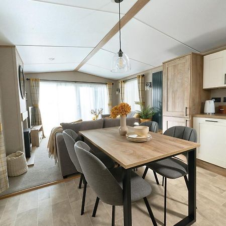 Emma'S Oasis 2-Bedroom Caravan At Durdle Door Sleeps 4 ويست لولوورث المظهر الخارجي الصورة