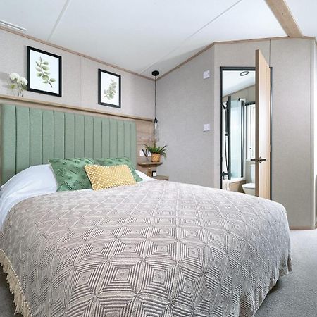Emma'S Oasis 2-Bedroom Caravan At Durdle Door Sleeps 4 ويست لولوورث المظهر الخارجي الصورة